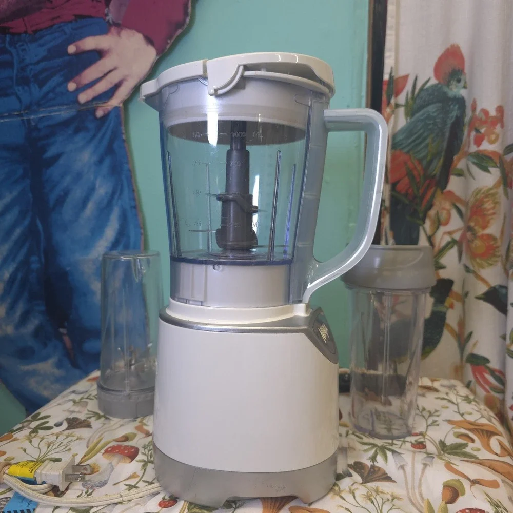 Ninja Kitchen System Pulse 700w 48oz Blender, White + 2 Cups With Lids